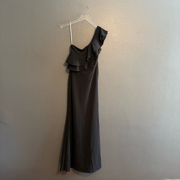 Lulus NWT Grand Beauty Ruffle One Shoulder Size M - Picture 4 of 10